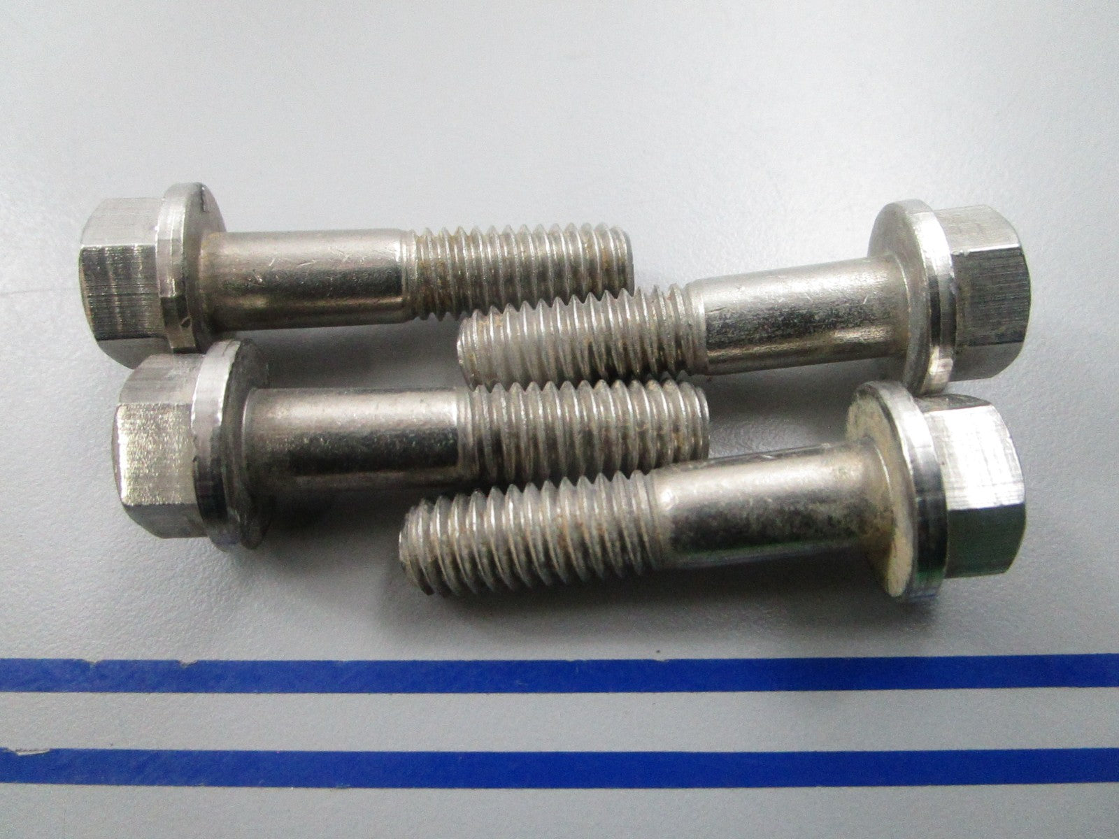 NEW OEM (LOT OF 4) 330139 0330139 OMC Johnson Evinrude Screw 0810