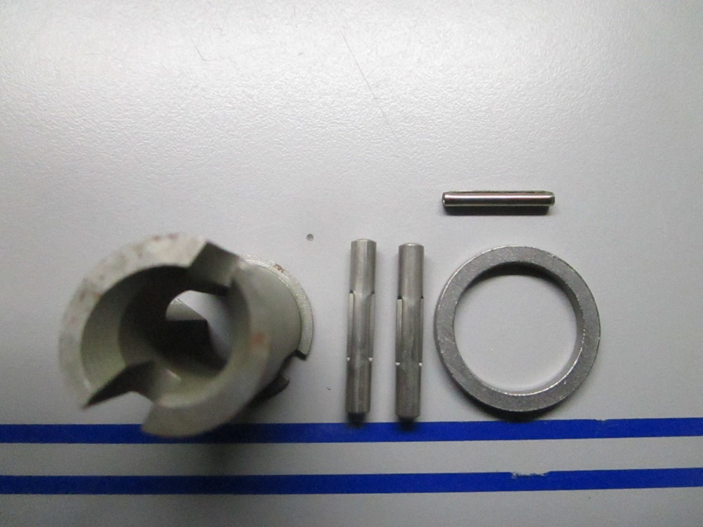 *NEW OEM* 0810 OMC Johnson Evinrude Driveshaft Coupler 382394 0382394