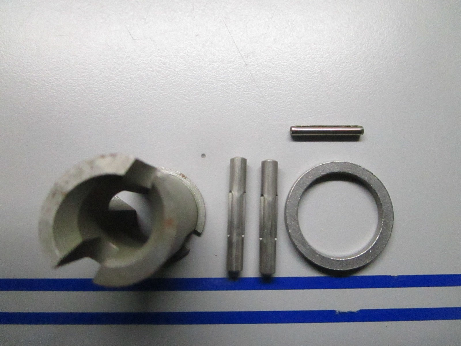 *NEW OEM* 0810 OMC Johnson Evinrude Driveshaft Coupler 382394 0382394