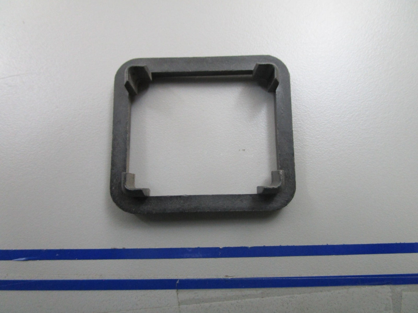 *NEW OEM* 0810 OMC Johnson Evinrude Retainer 336634 0336634