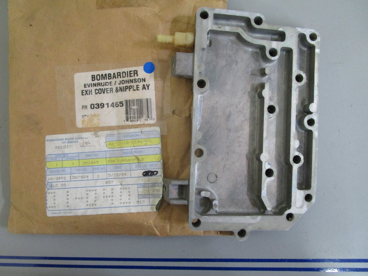 *NEW OEM* 0820 OMC Johnson Evinrude Exhaust Cover & Nipple Ay 391465 0391465