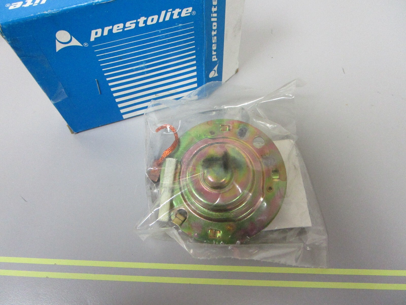 *NEW OEM* 0810 OMC Prestolite Head Assembly 382545 0382545