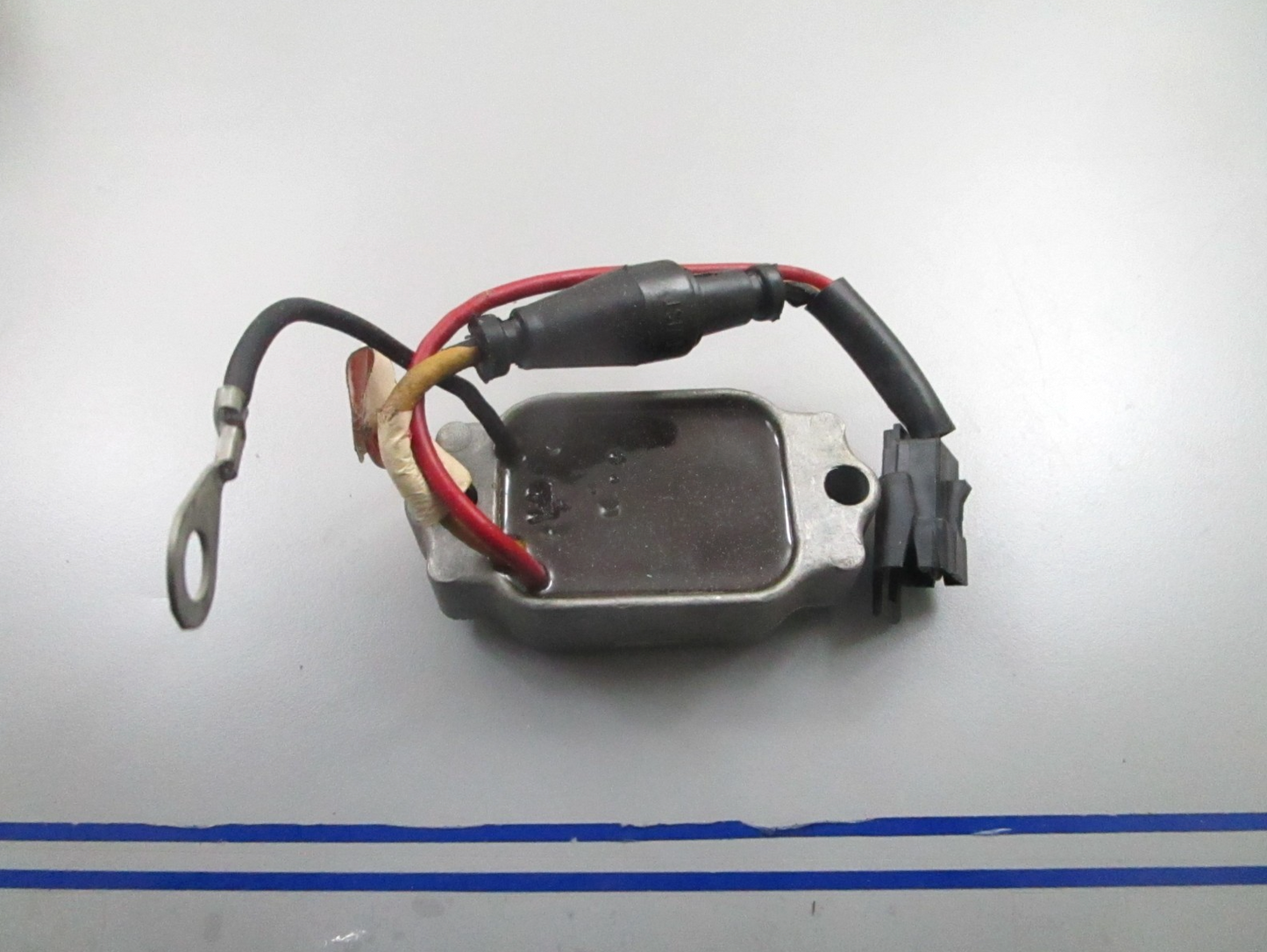 *NEW OEM* 0810 OMC Johnson Evinrude Voltage Regulator 581307 0581307