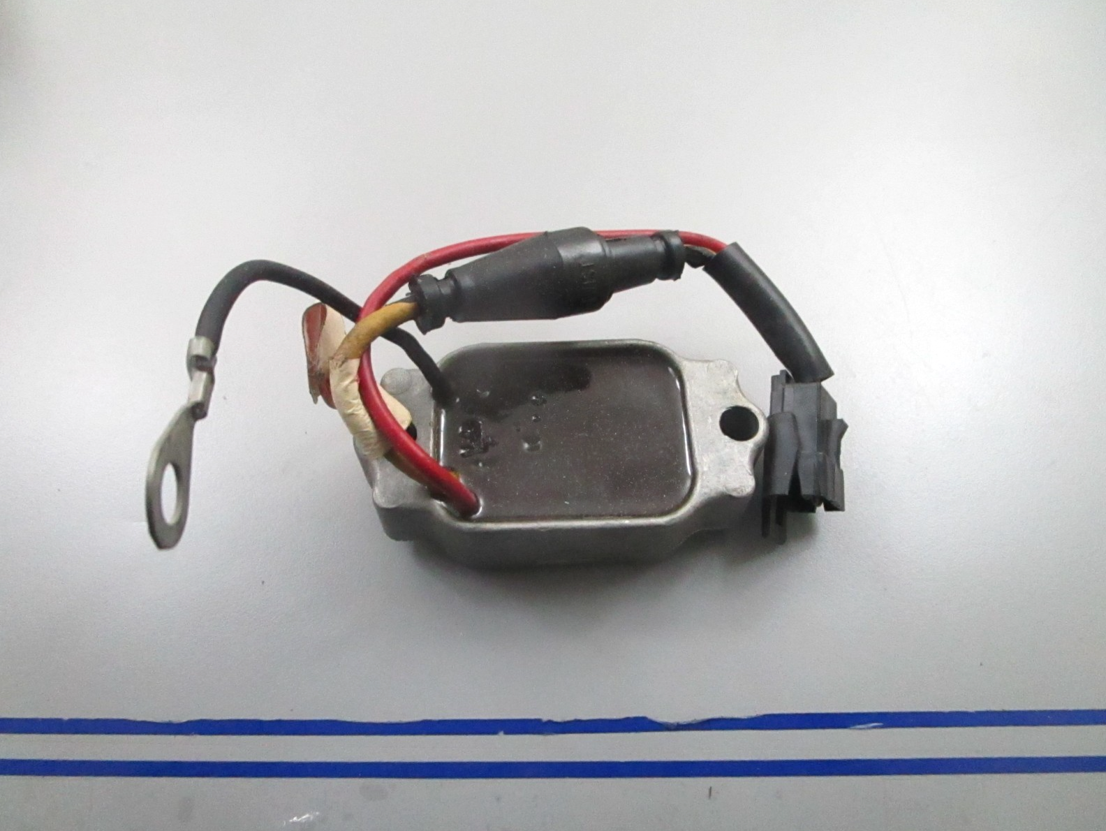 *NEW OEM* 0810 OMC Johnson Evinrude Voltage Regulator 581307 0581307