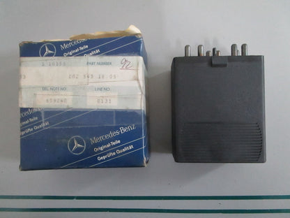 NEW OEM 0025451805 Mercedes-Benz Relay 0820