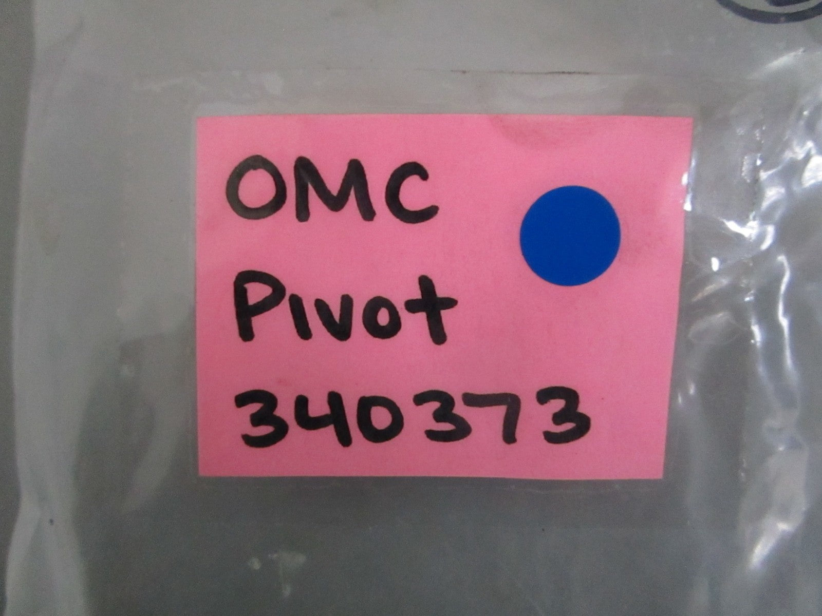 NEW OEM 340373 0340373 OMC Johnson Evinrude Pivot 0820