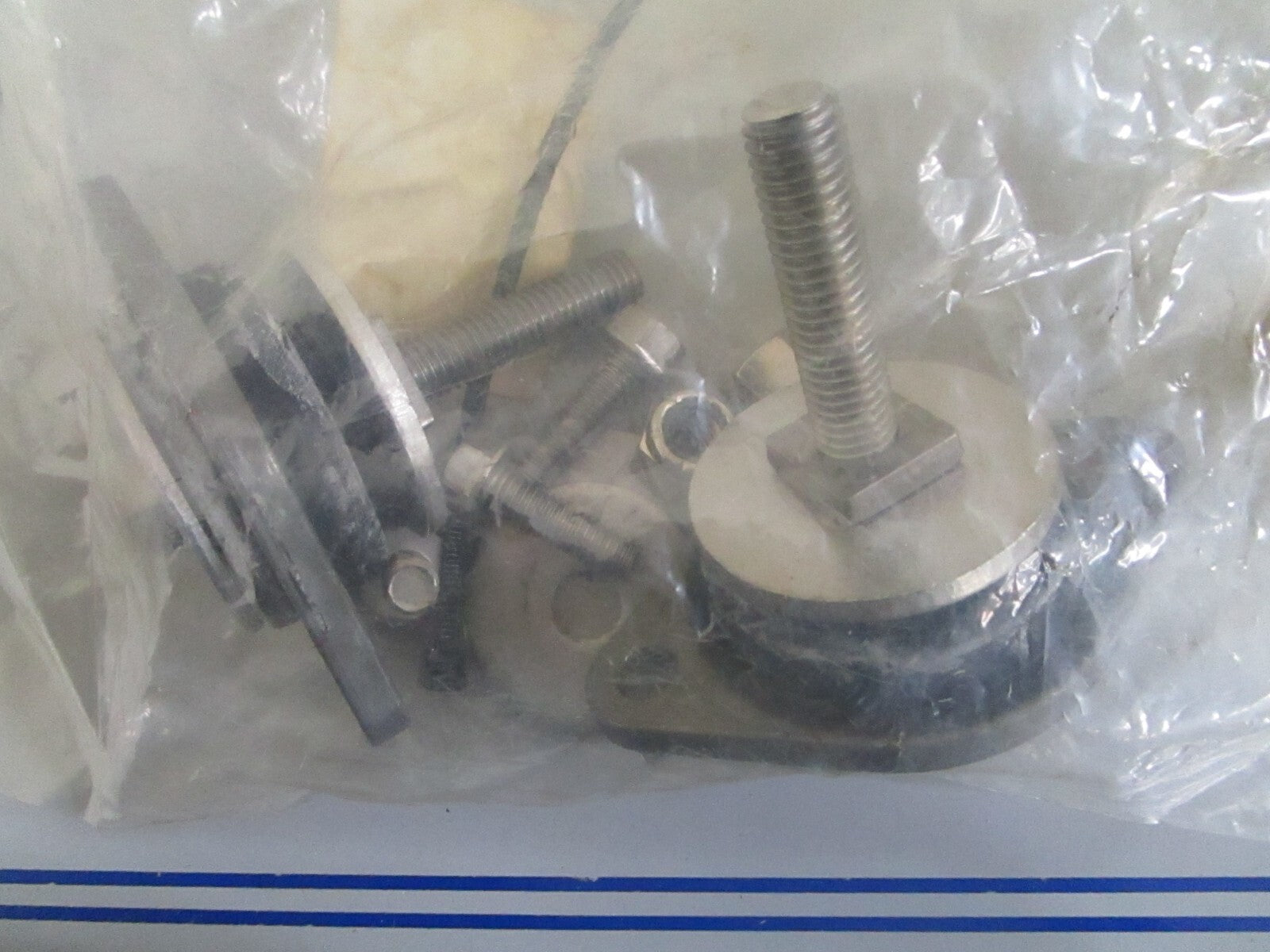 *NEW OEM* 0820 Volvo Penta Rear Mount Kit 3857439