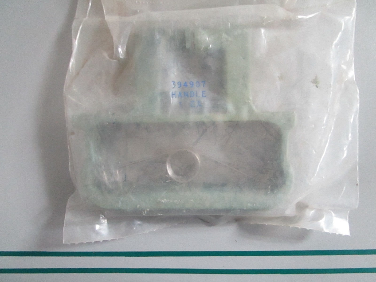 NEW OEM 394907 0394907 OMC Johnson Evinrude Carry Handle & Spring 0820