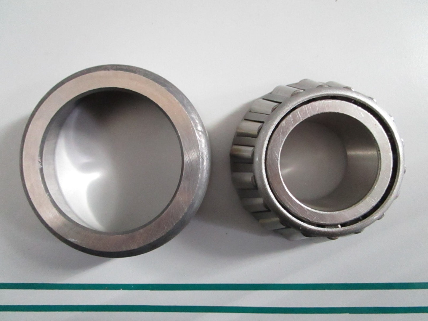 NEW OEM 379585 0379585 OMC Johnson Evinrude Tapered Bearing 0820