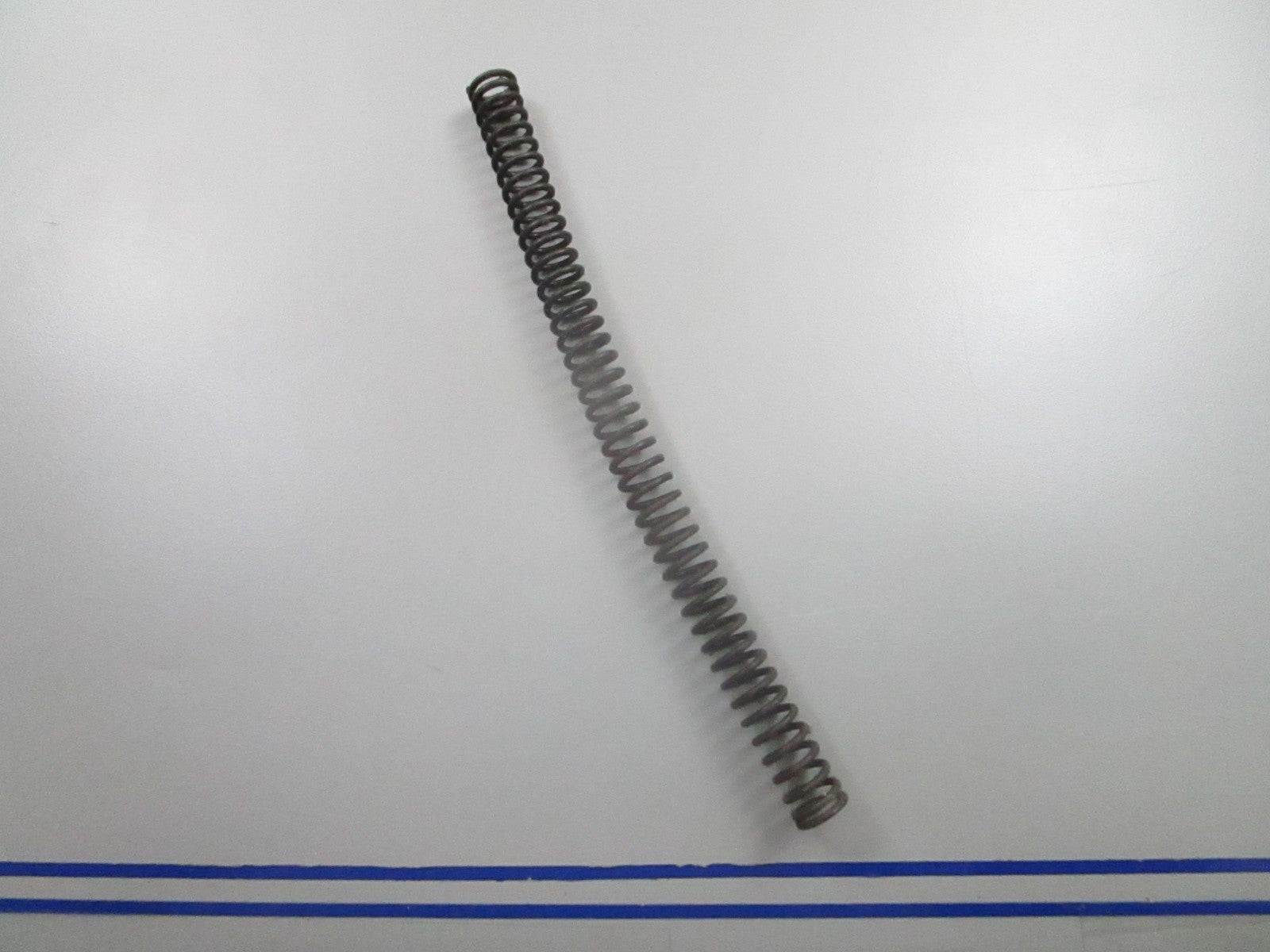 *NEW OEM* 0810 OMC Johnson Evinrude Spring 910191 0910191