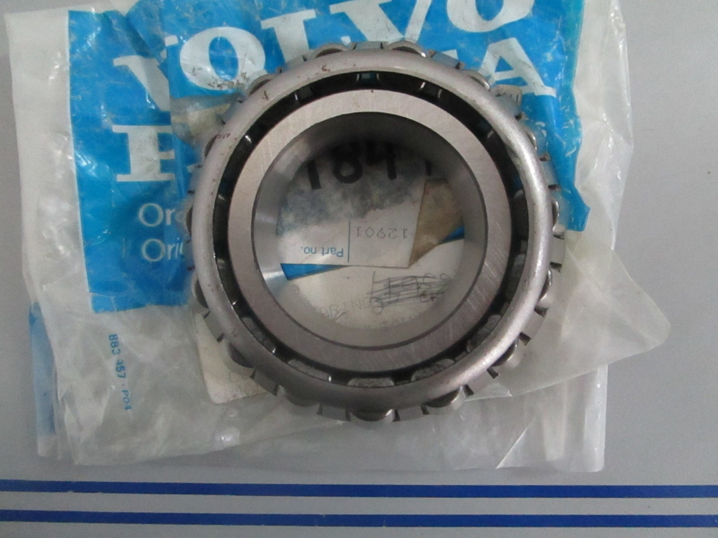 *NEW OEM* 0820 Volvo Penta Roller Bearing 184797 0184797
