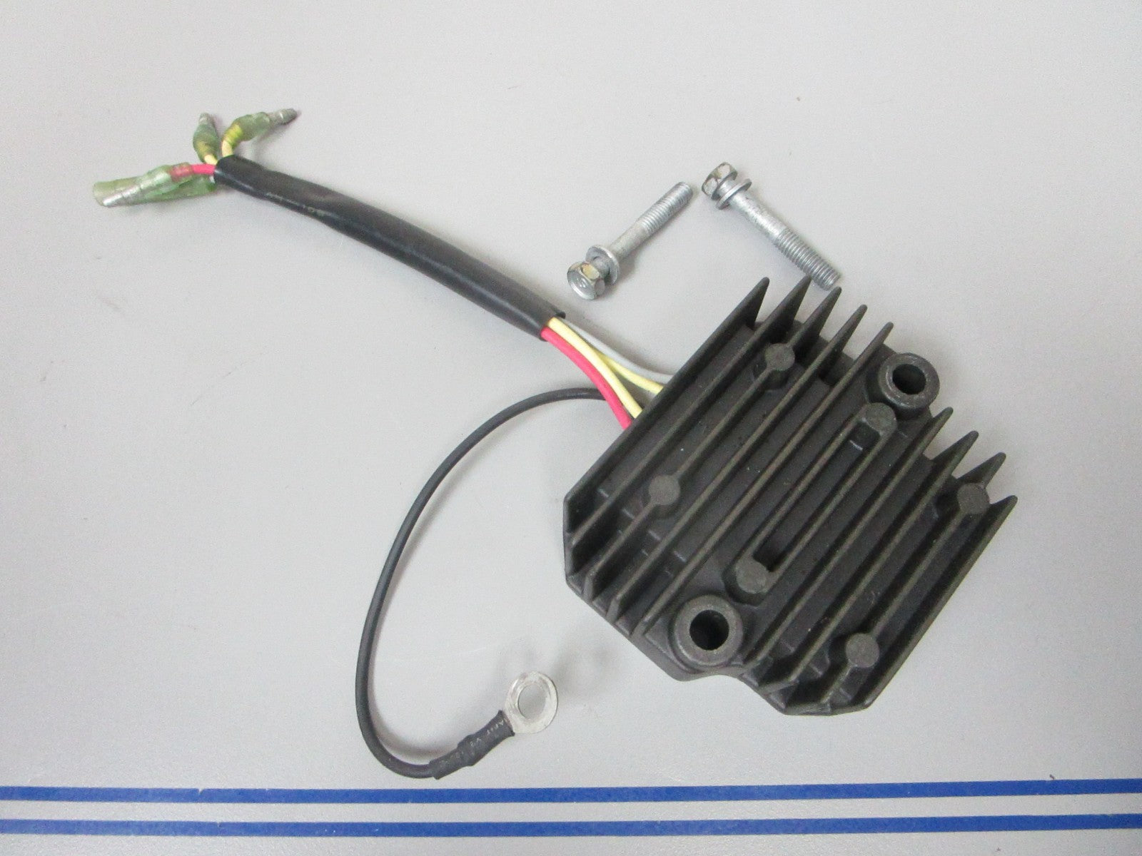 *NEW OEM* 0720 Yamaha Regulator Rectifier 65W-81960-10-00 65W-81960-00-00