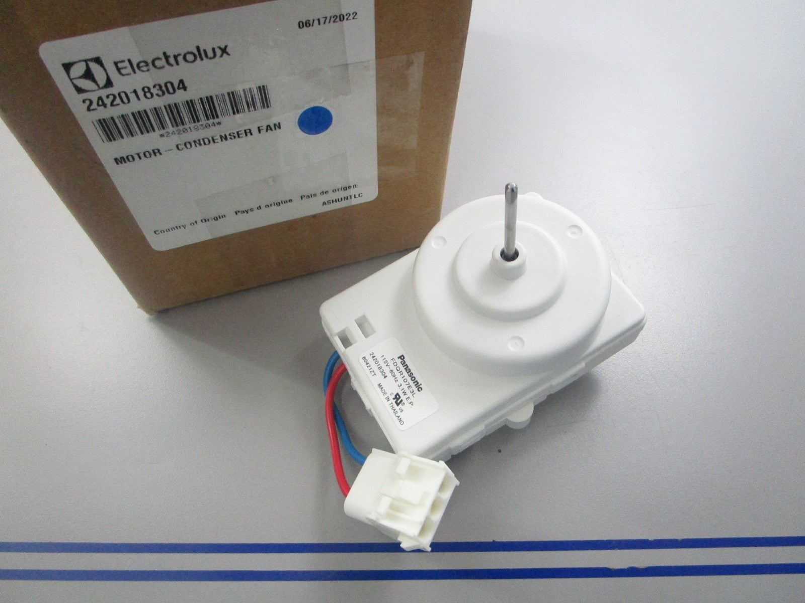 *NEW OEM* 0810 Electrolux Condenser Fan Motor 242018304