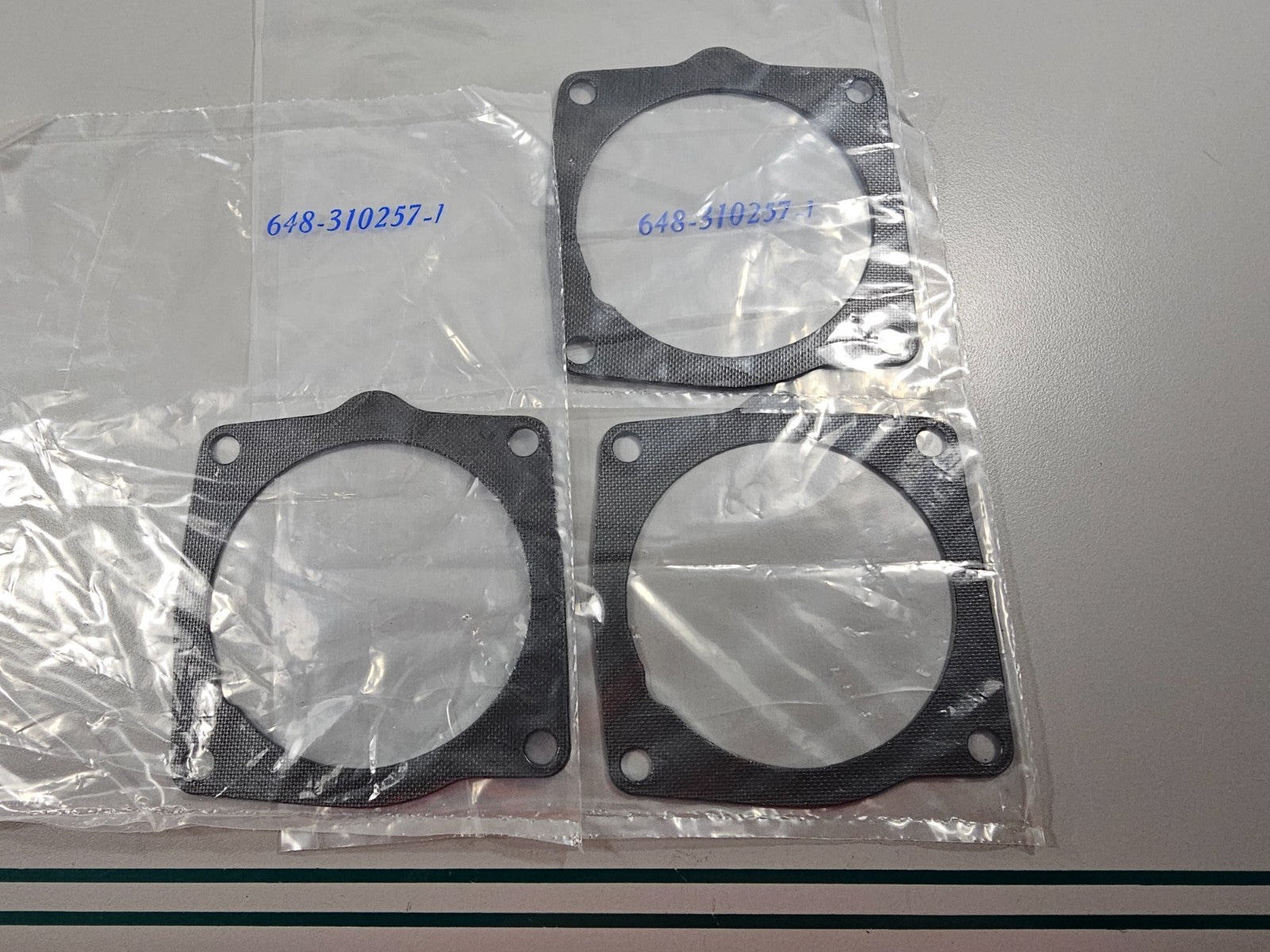 NEW OEM (LOT OF 3) 310257 0310257 OMC Johnson Evinrude Gasket 0810