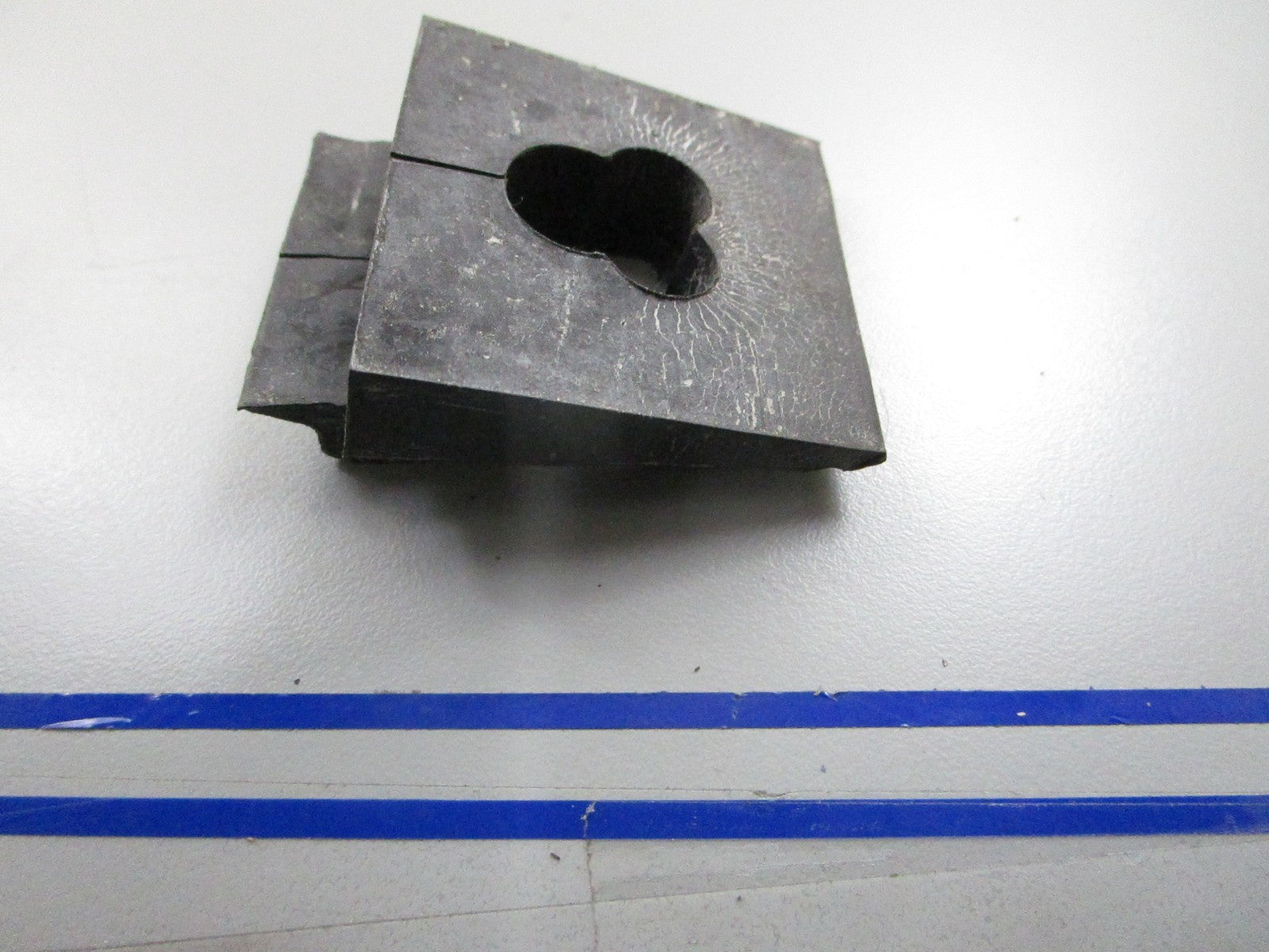 *NEW OEM* 0810 OMC Johnson Evinrude Grommet 332416 0332416