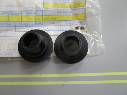 *NEW OEM* (LOT OF 2) 0810 OMC Johnson Evinrude Grommet 333756 0333756
