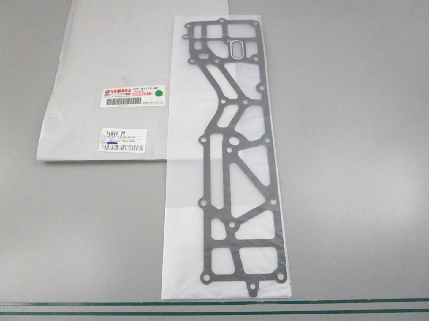 NEW OEM 67F-41114-A2-00 Yamaha Gasket 0810