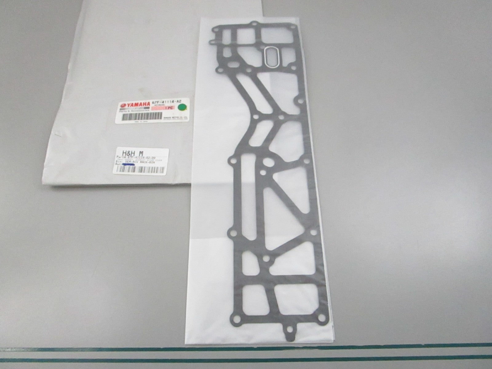 NEW OEM 67F-41114-A2-00 Yamaha Gasket 0810