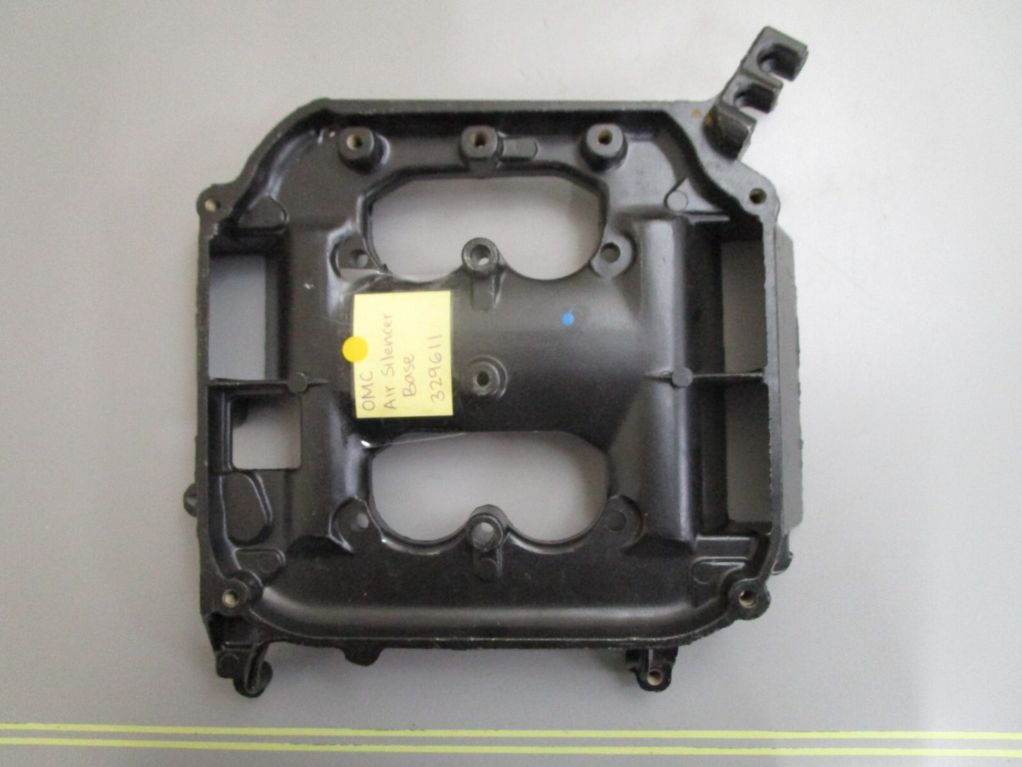 *NEW OEM* 0820 OMC Johnson Evinrude Air Silencer Base 329611 0329611
