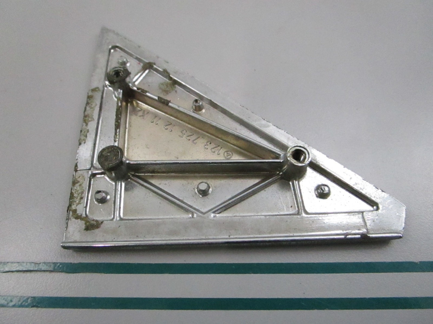 NEW OEM 1237251211 Mercedes-Benz Cover Plate 0810