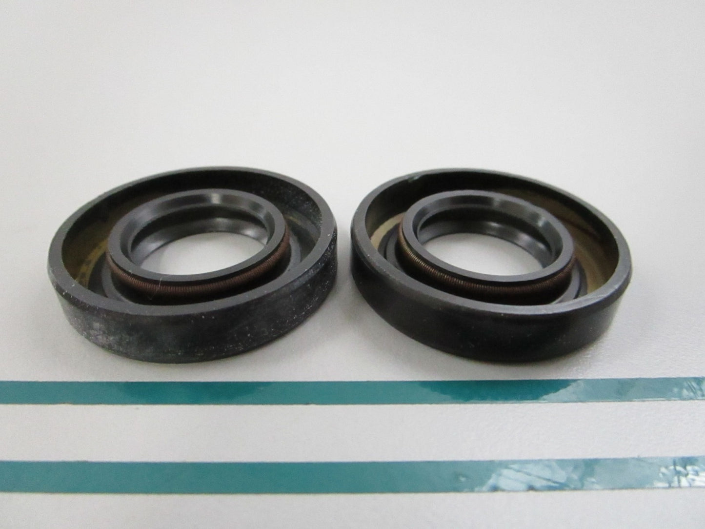 NEW OEM (LOT OF 2) 93102-18M21-00 Yamaha Oil Seal 0810