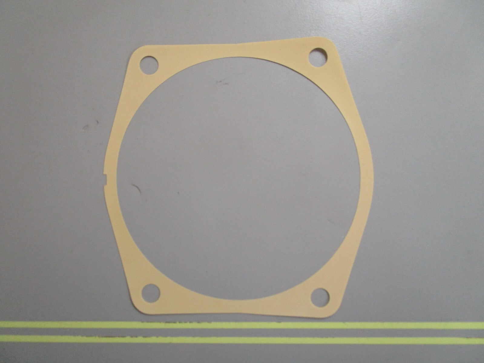 *NEW OEM* 0810 OMC Johnson Evinrude .004 Shim 3852910