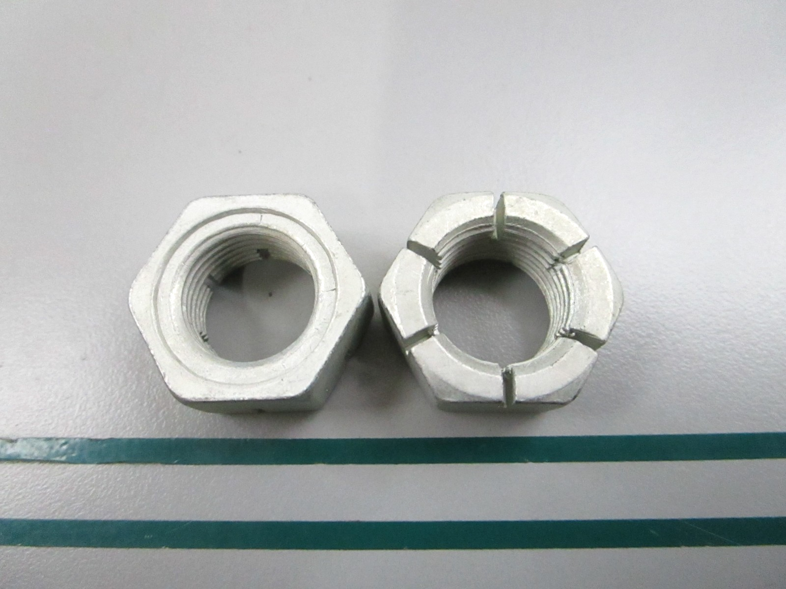 NEW OEM (LOT OF 2) 909353 0909353 OMC Johnson Evinrude Lock Nut 0810