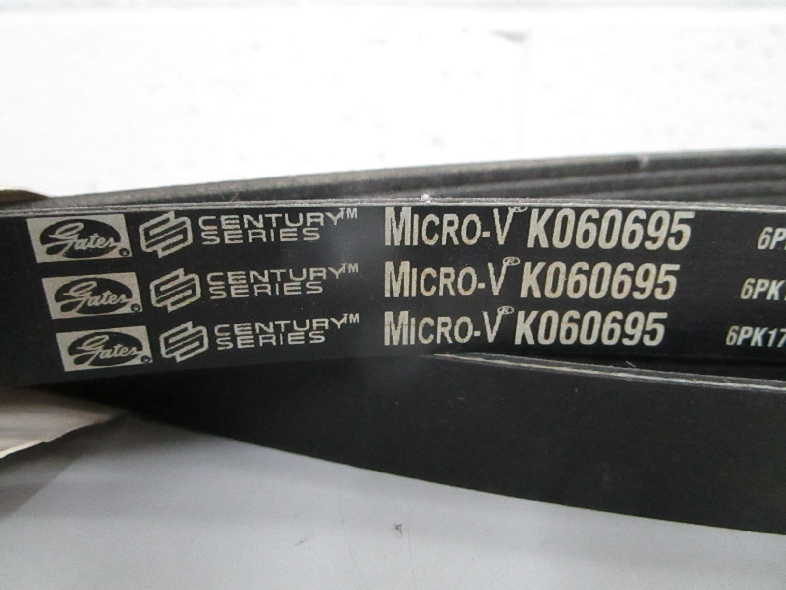 NEW K060695 Gates Century Series Micro-V Serpentine Belt 0820