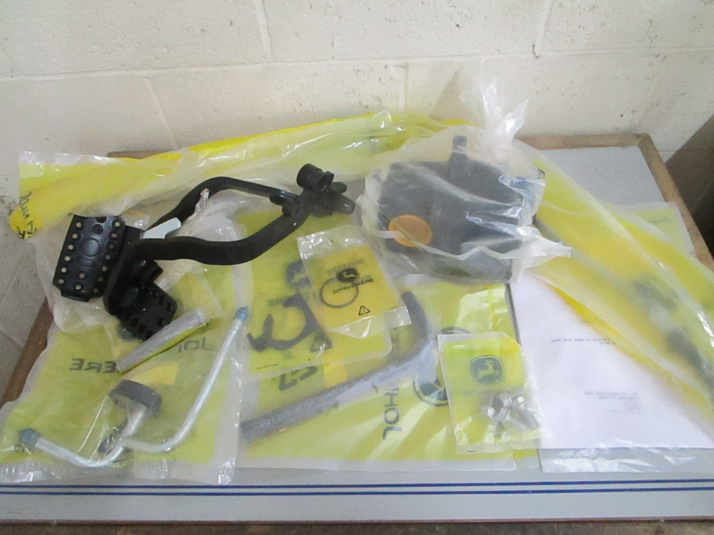 *NEW OEM* 0820 John Deere Dual Stage Brake Valve Kit MPPY10030