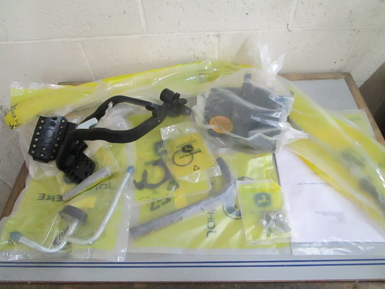 *NEW OEM* 0820 John Deere Dual Stage Brake Valve Kit MPPY10030