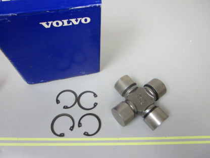 *NEW OEM* 0720 Volvo Penta U-Joint Spider 3860232