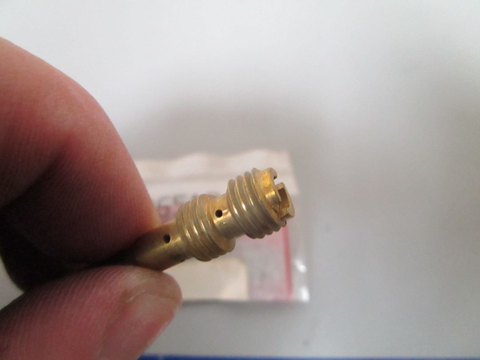 NEW OEM 496519 Briggs & Stratton Carburetor Nozzle 0810