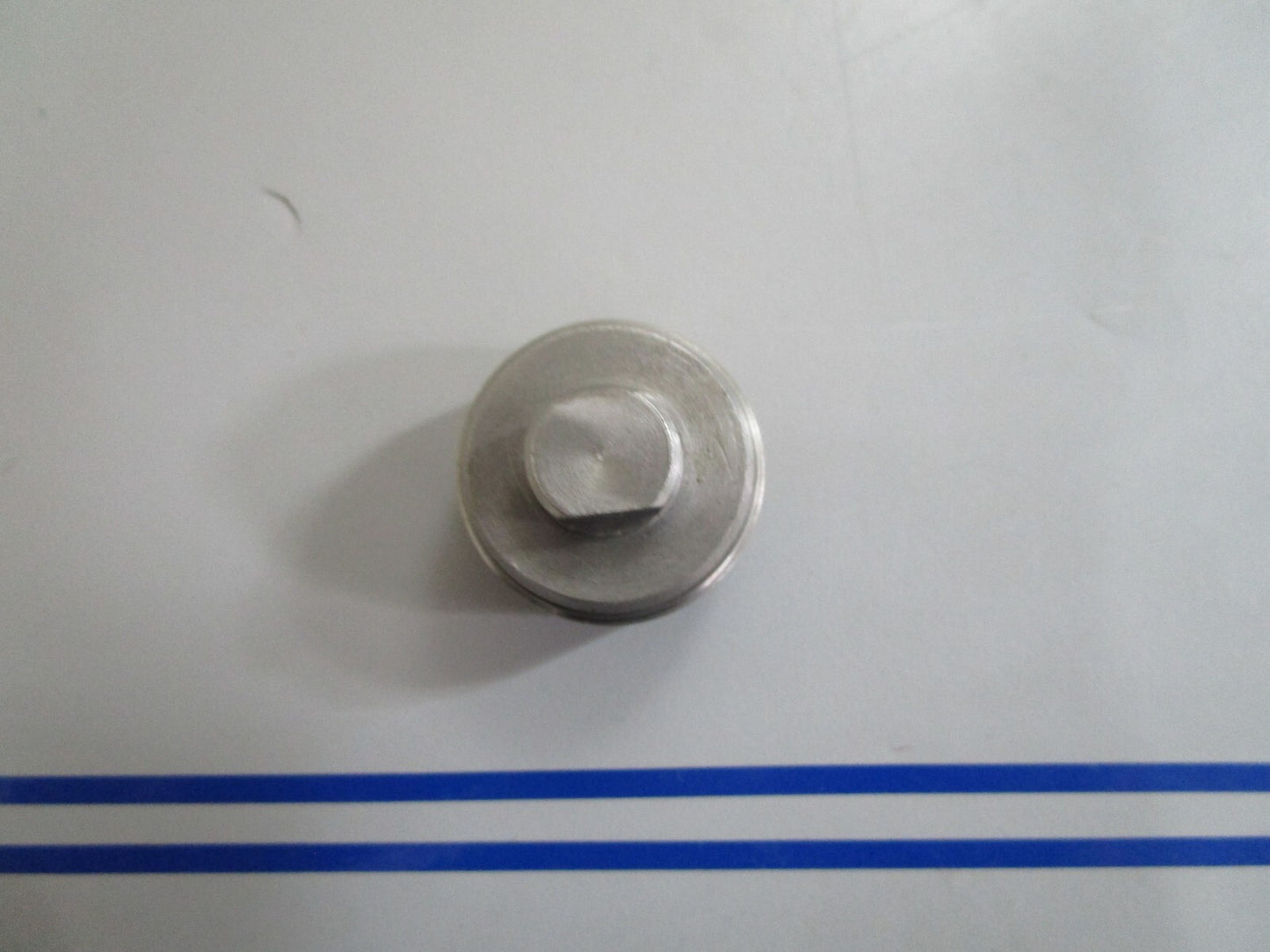 *NEW OEM* 0770 OMC Johnson Evinrude Retainer 908871 0308871