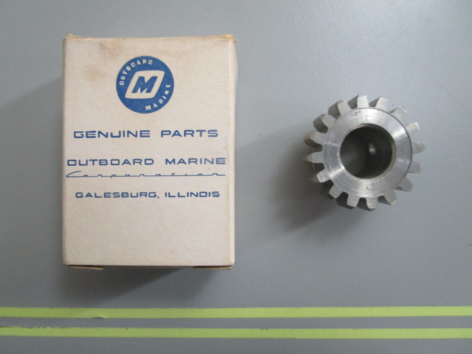 *NEW OEM* 0810 OMC Johnson Evinrude Worm Gear 308441 0308441