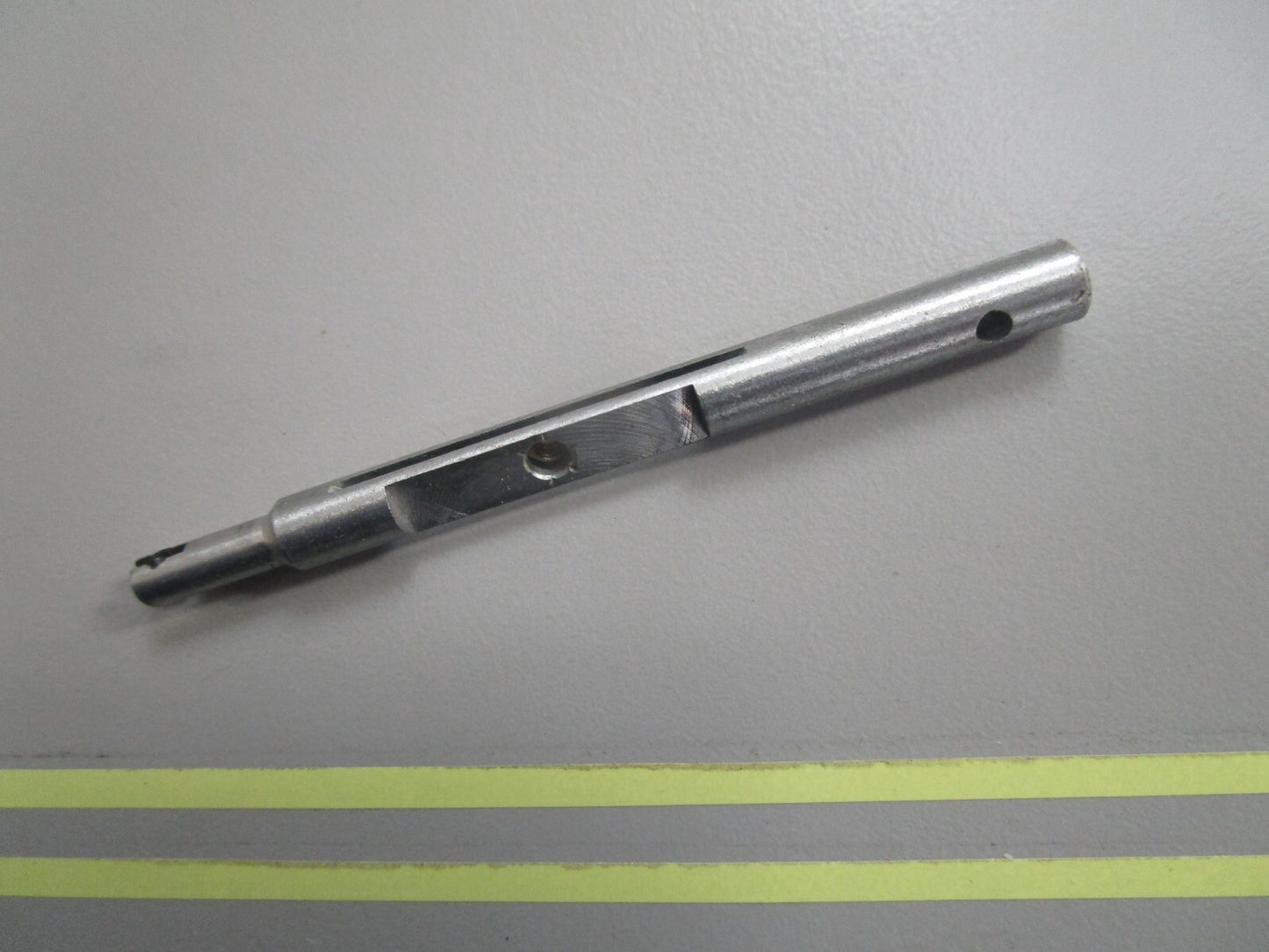 *NEW OEM* 0810 Mercury Quicksilver Throttle Shaft 1399-5133