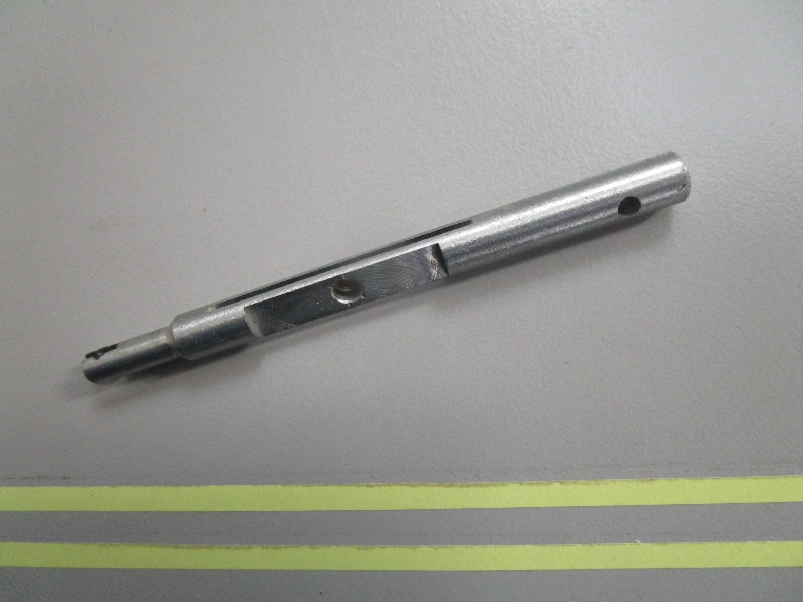 *NEW OEM* 0810 Mercury Quicksilver Throttle Shaft 1399-5133