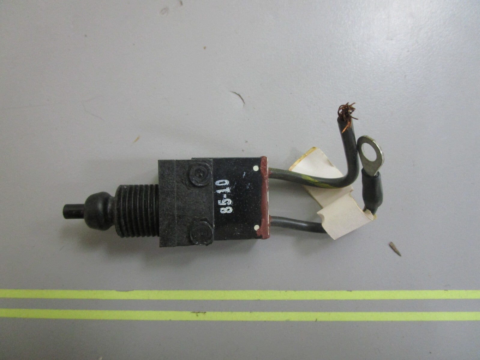 *NEW OEM* 0810 OMC Johnson Evinrude Ignition Cut-Off Switch 393132 0393132