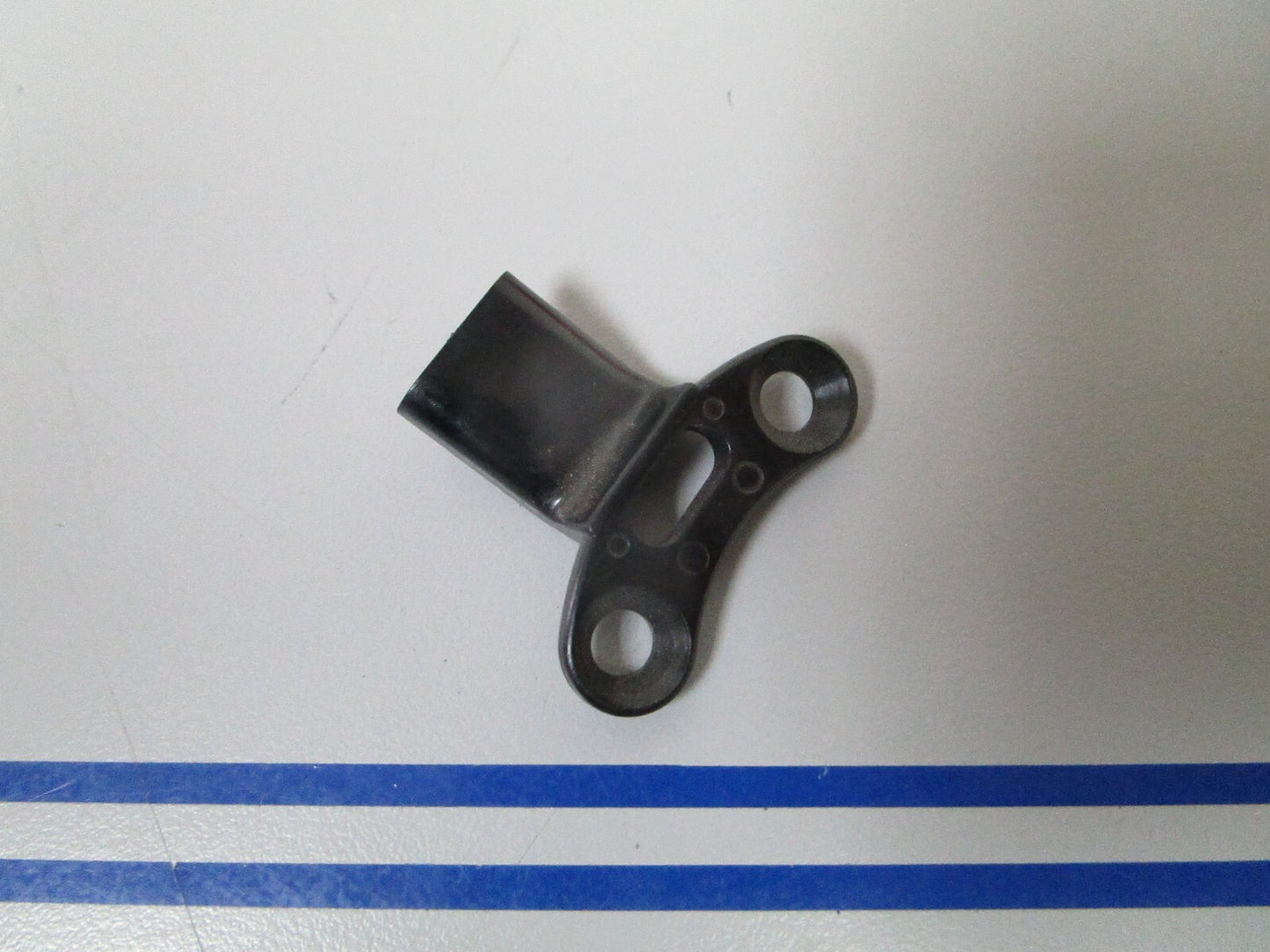 *NEW OEM* 0810 OMC Johnson Evinrude Retainer 123324 0123324