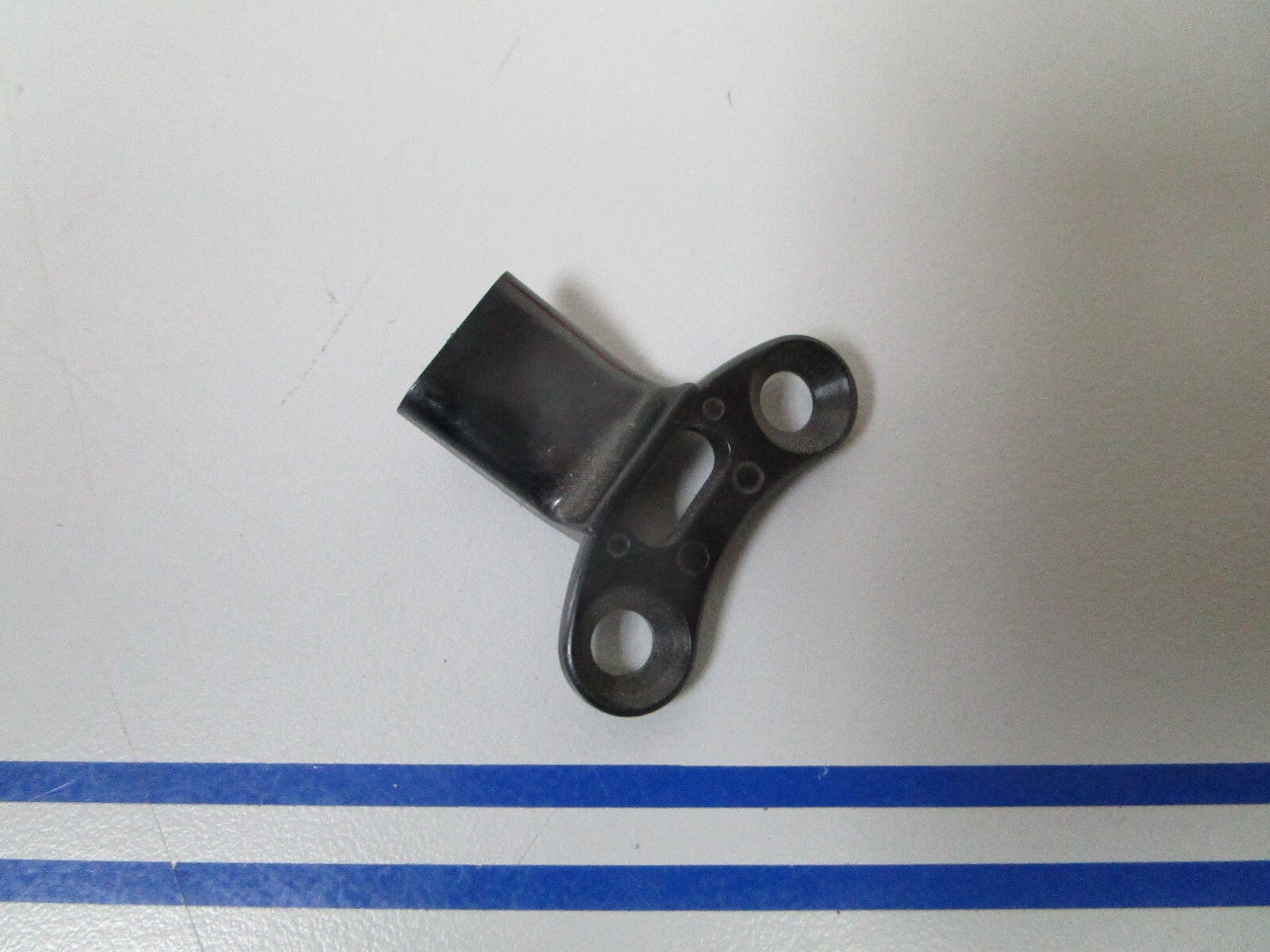 *NEW OEM* 0810 OMC Johnson Evinrude Retainer 123324 0123324