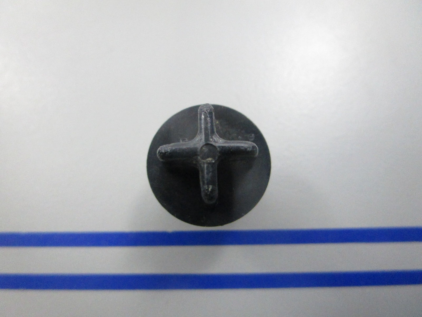 NEW OEM 315625 0315625 OMC Johnson Evinrude Pressure Relief Valve 0810