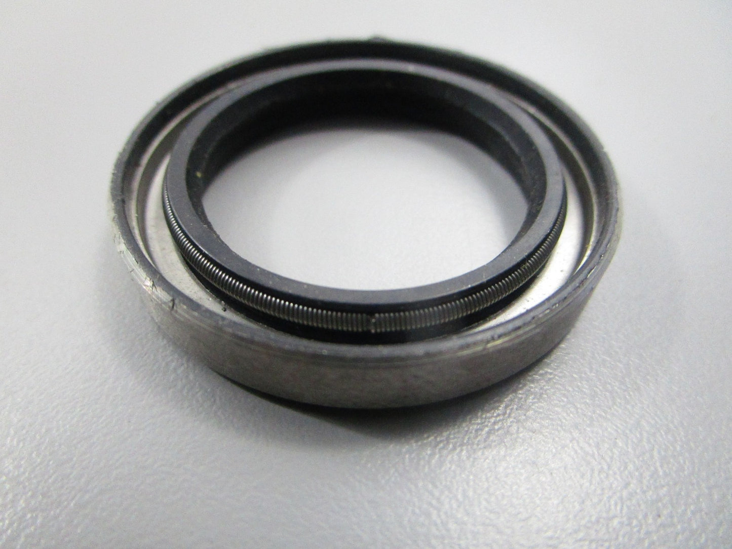 NEW OEM 330137 0330137 OMC Johnson Evinrude Prop Shaft Seal 0810