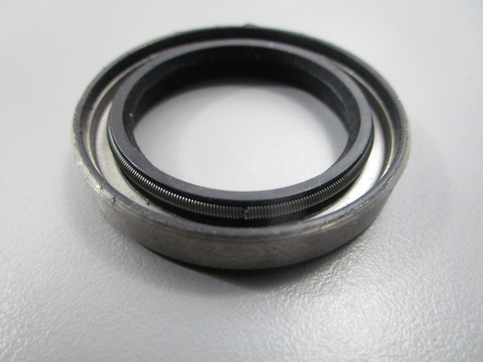 NEW OEM 330137 0330137 OMC Johnson Evinrude Prop Shaft Seal 0810