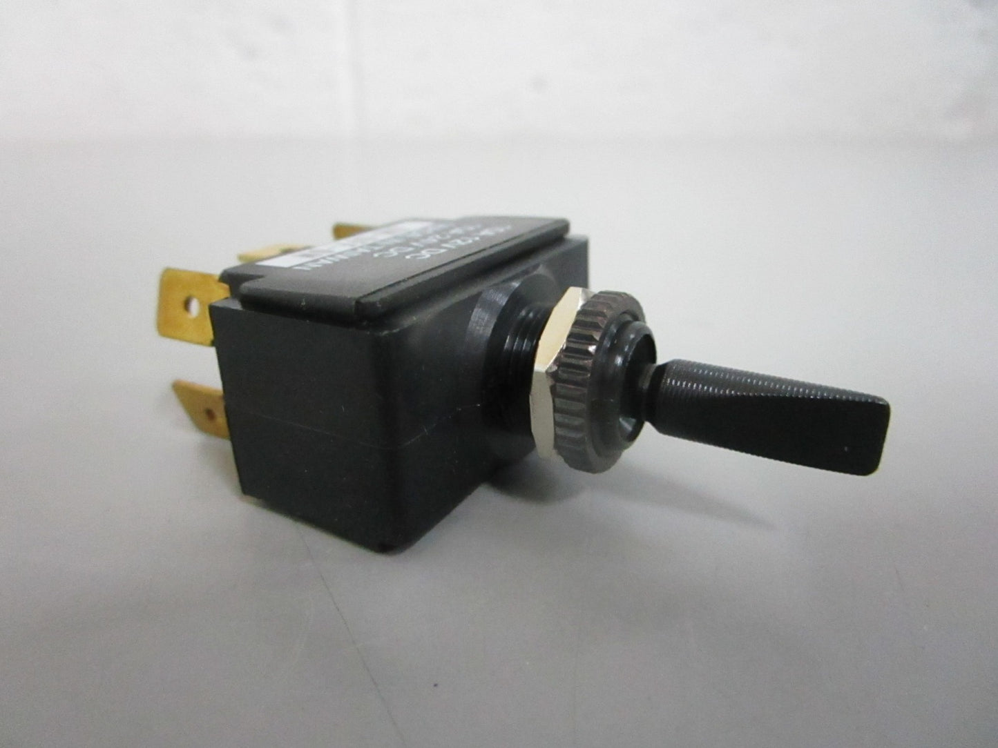 NEW TG40040 Sierra On-Off-On Toggle Switch 0820