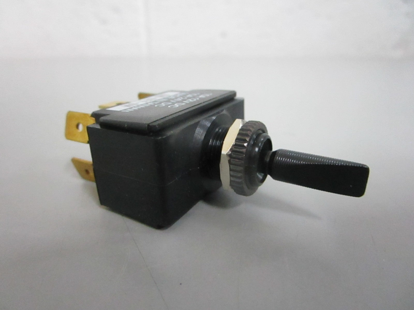 NEW TG40040 Sierra On-Off-On Toggle Switch 0820