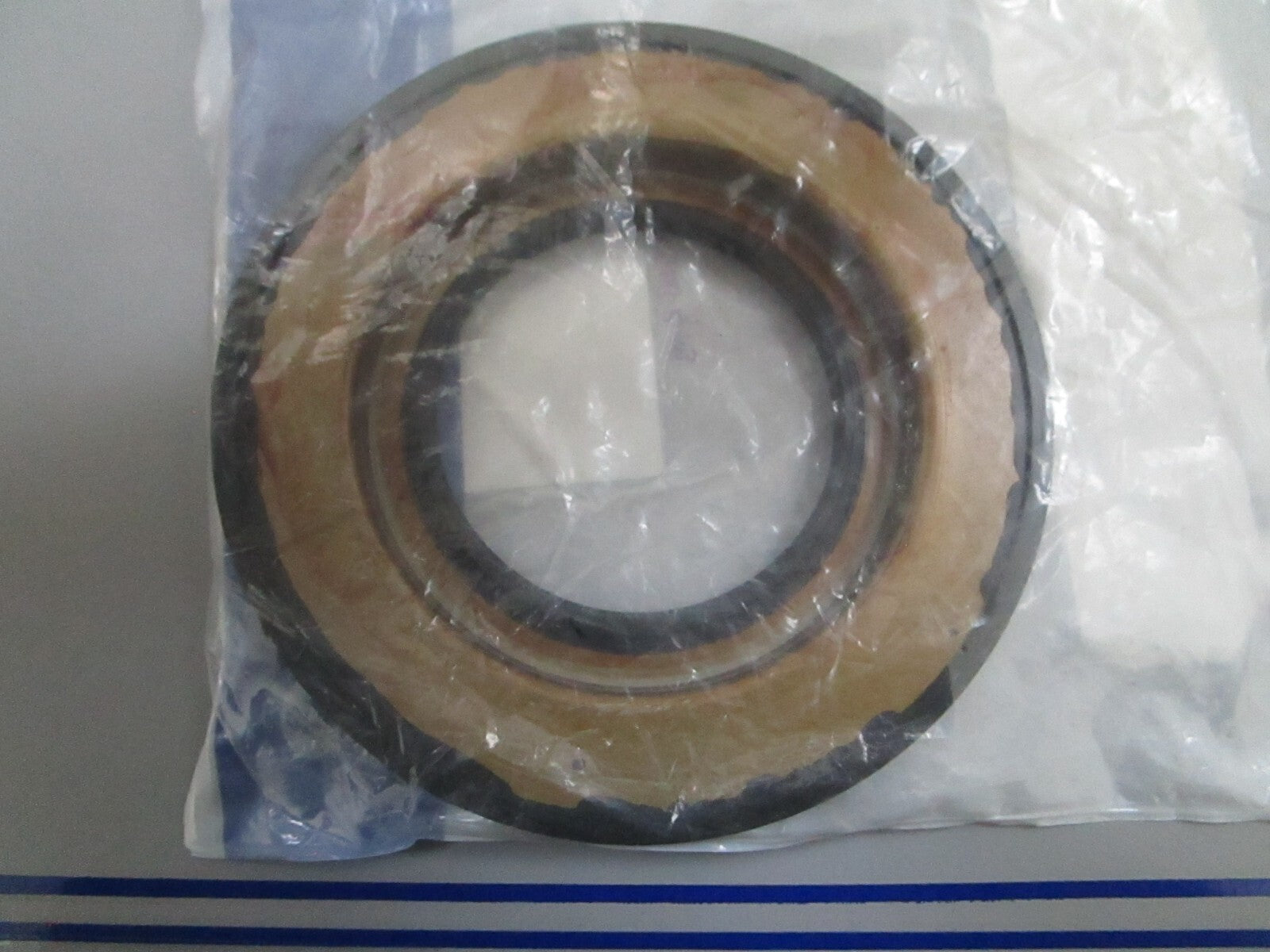 *NEW OEM* 0810 Volvo Penta Oil Seal 3812417