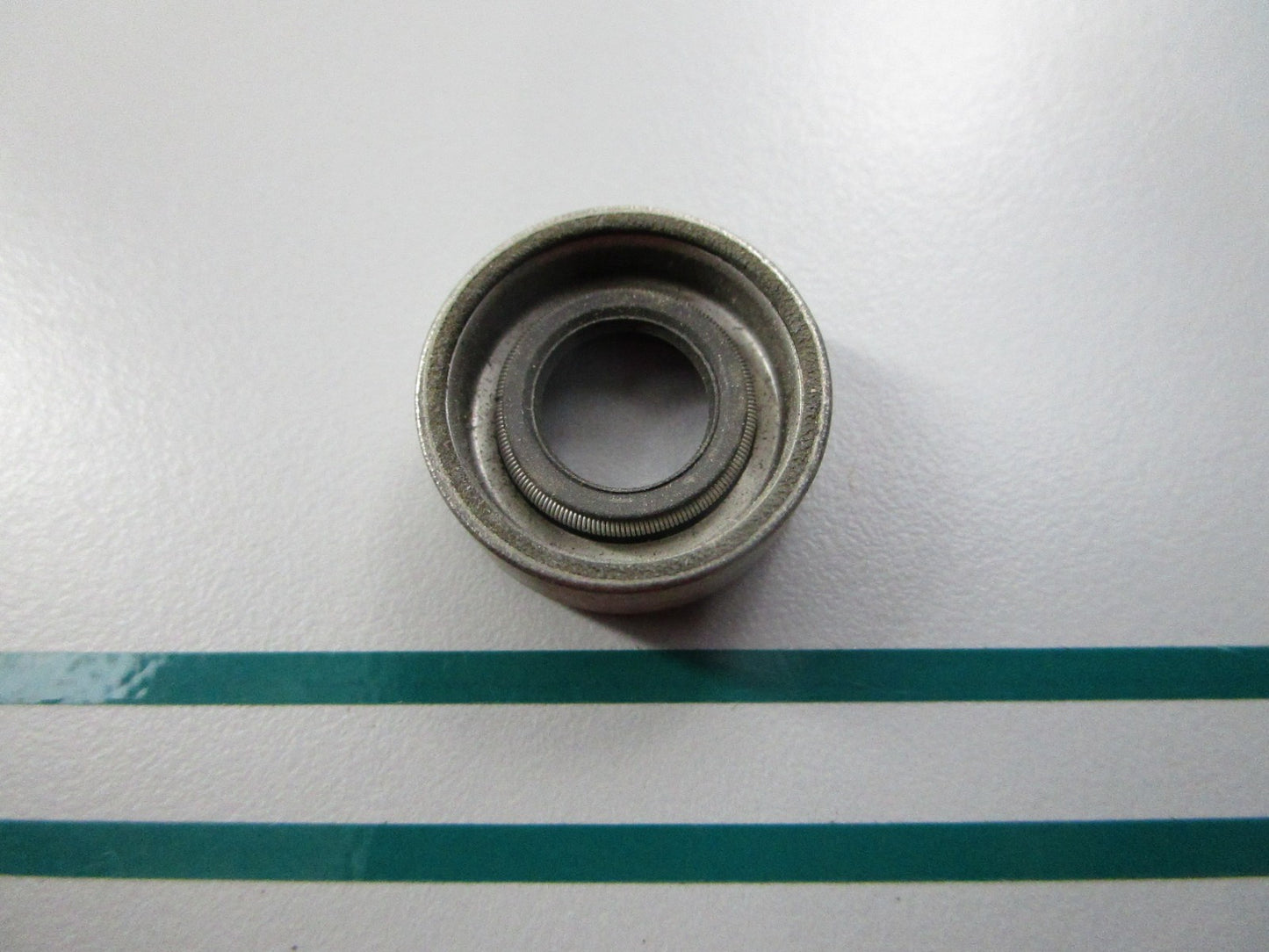 NEW OEM 327031 0327031 OMC Johnson Evinrude Oil Seal 0810