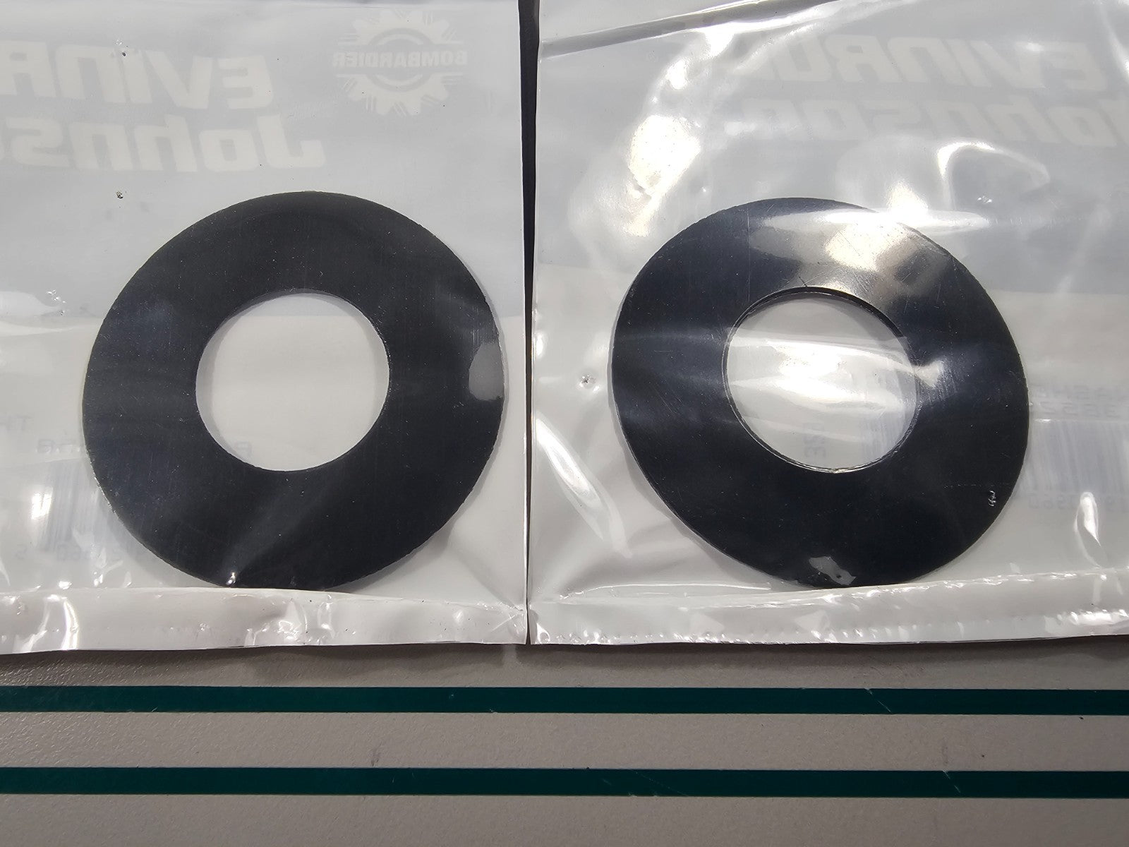 NEW OEM (LOT OF 2) 3852558 OMC Johnson Evinrude Thrust Washer 0810