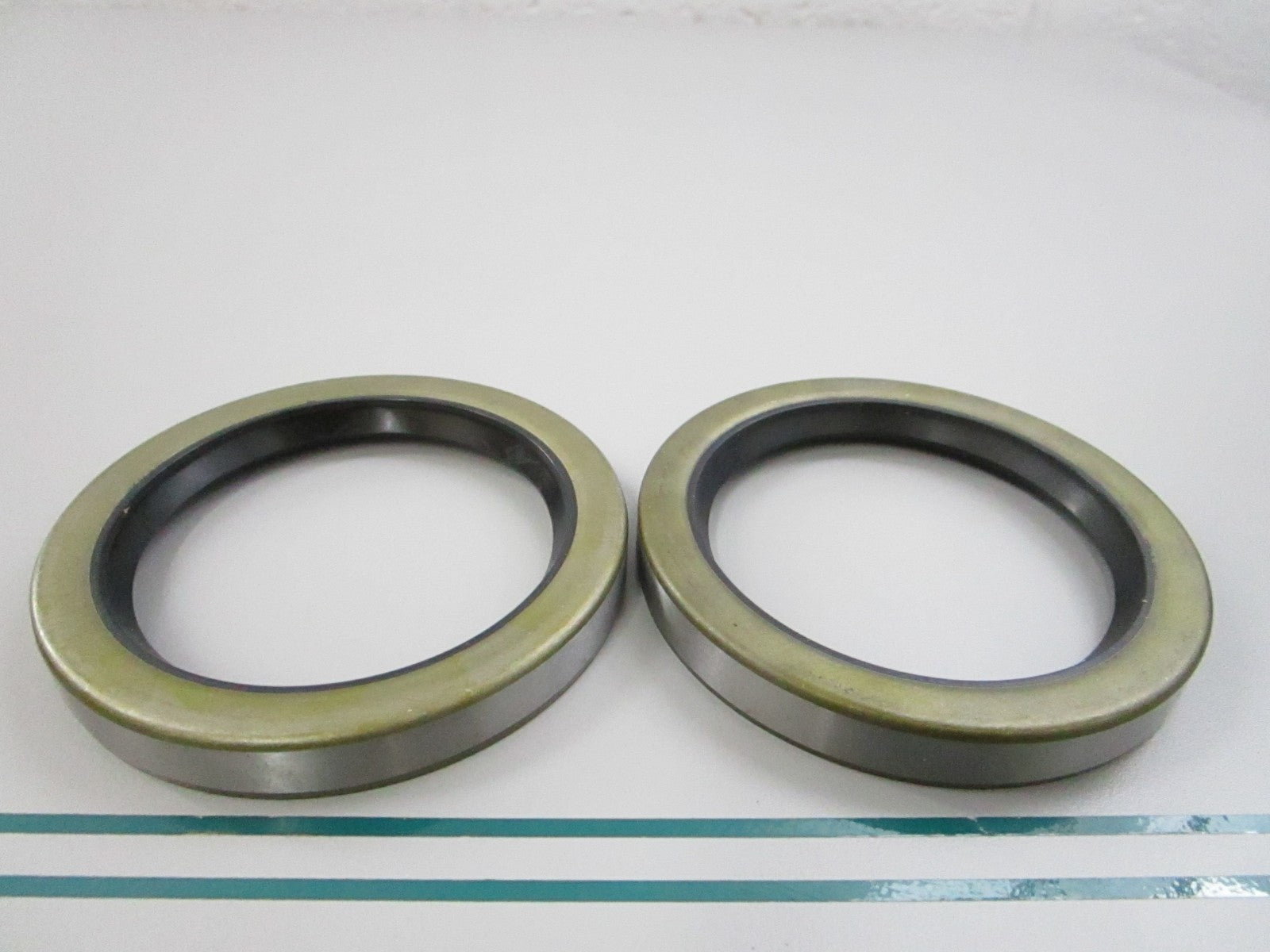 NEW (LOT OF 2) LP1400-9476  For: LPM Total Source Oil Seal 0810