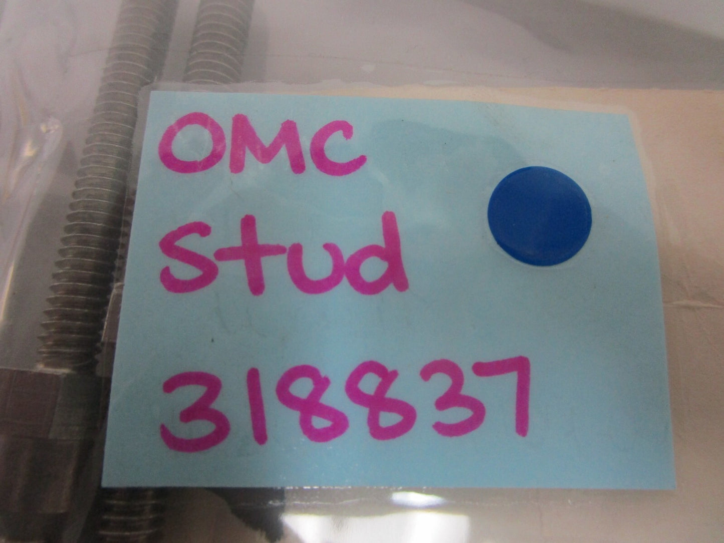 *NEW OEM* 0810 OMC Johnson Evinrude Stud 318837 0318837