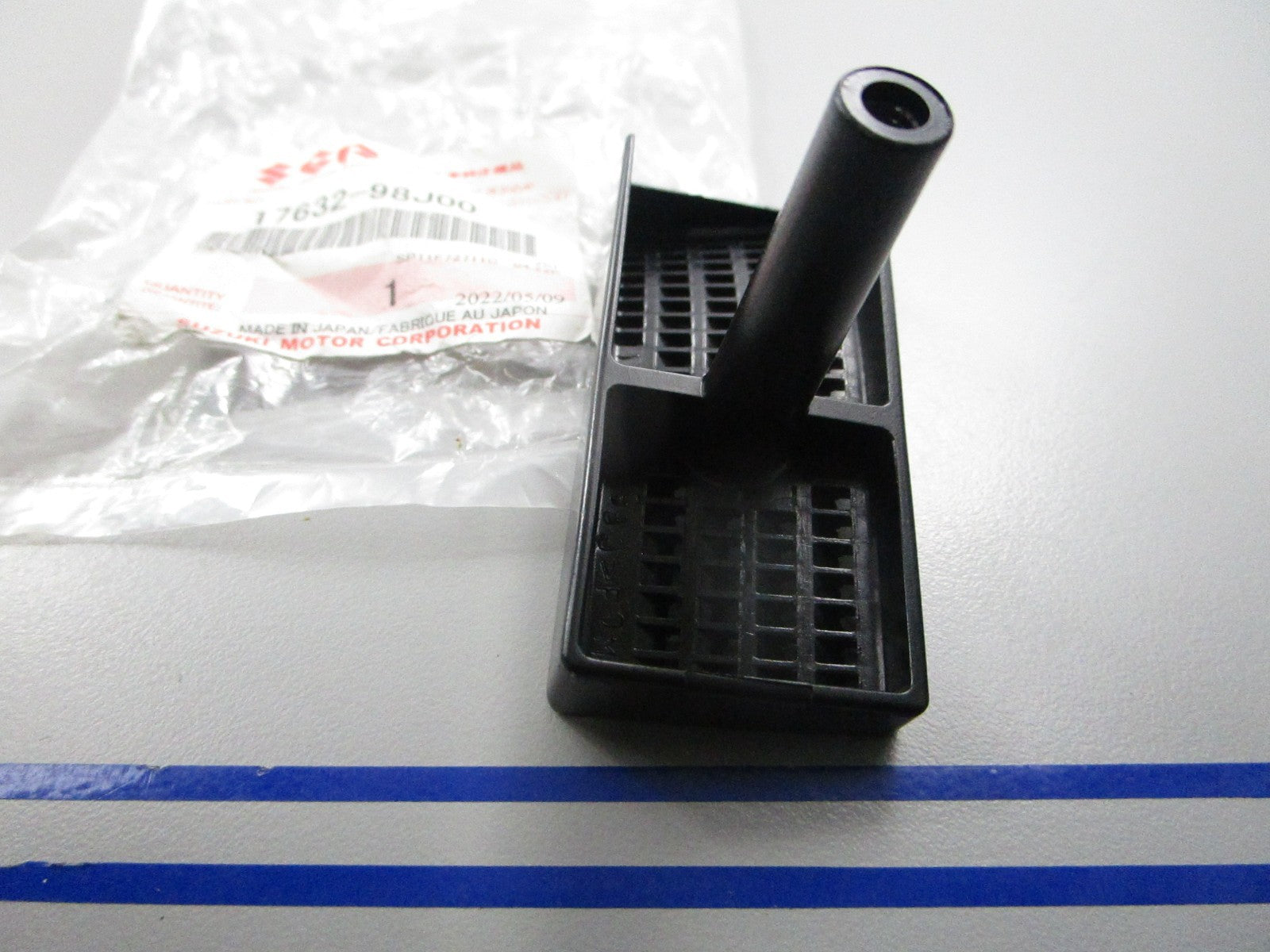 *NEW OEM* 0810 Suzuki STBD Water Filter 17632-98J00